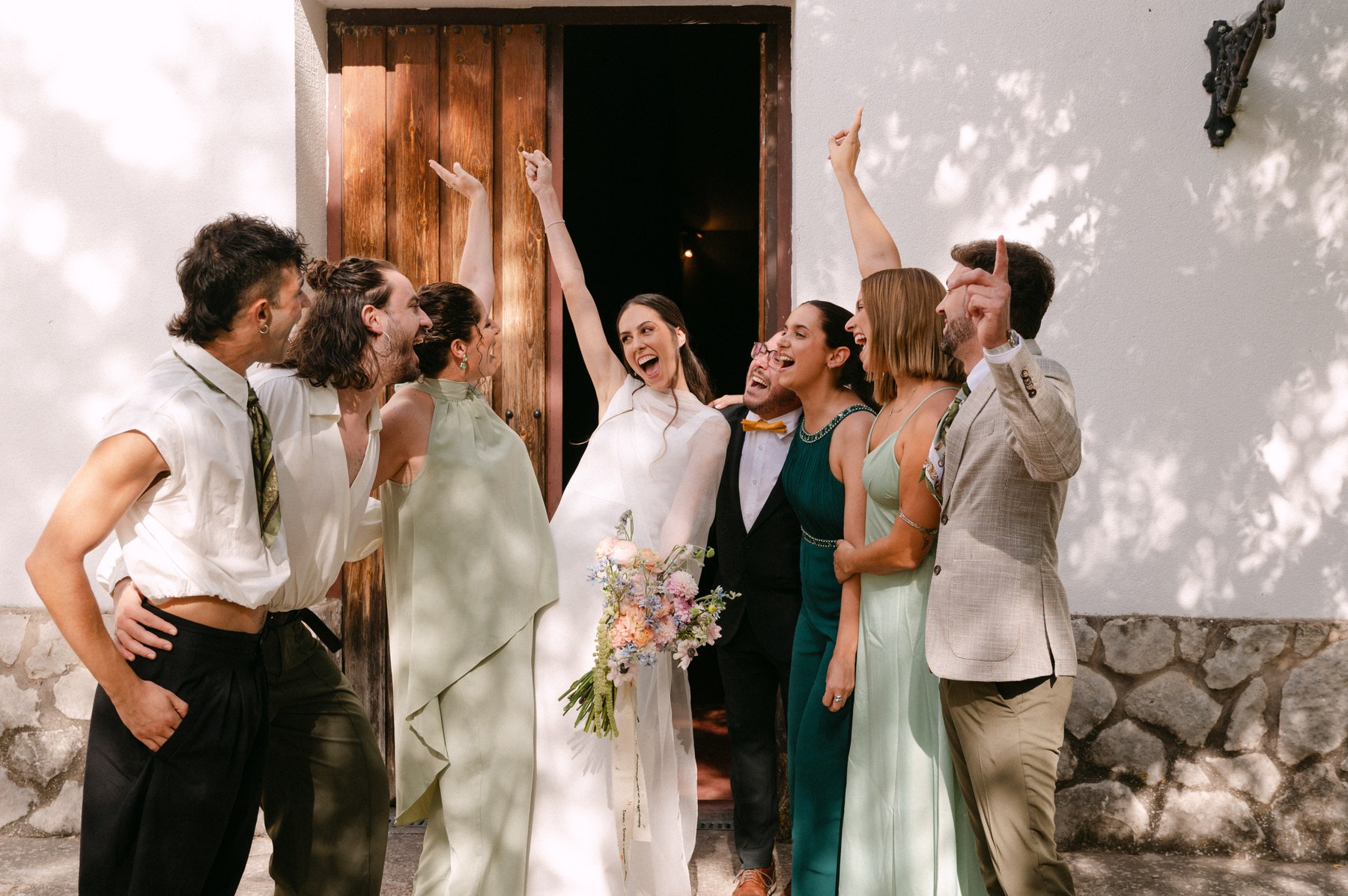 Sesión de pareja con el paisaje de fondo — boda de Yolanda y Javier en Dehesa de Canónigos, Valladolid
