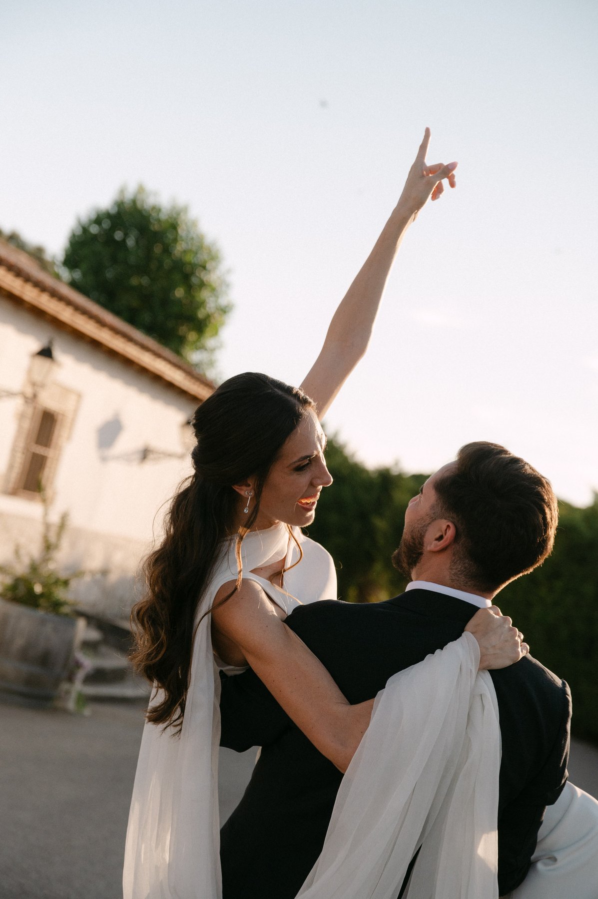 Momento espontáneo durante la fiesta — boda de Yolanda y Javier en Dehesa de Canónigos, Valladolid